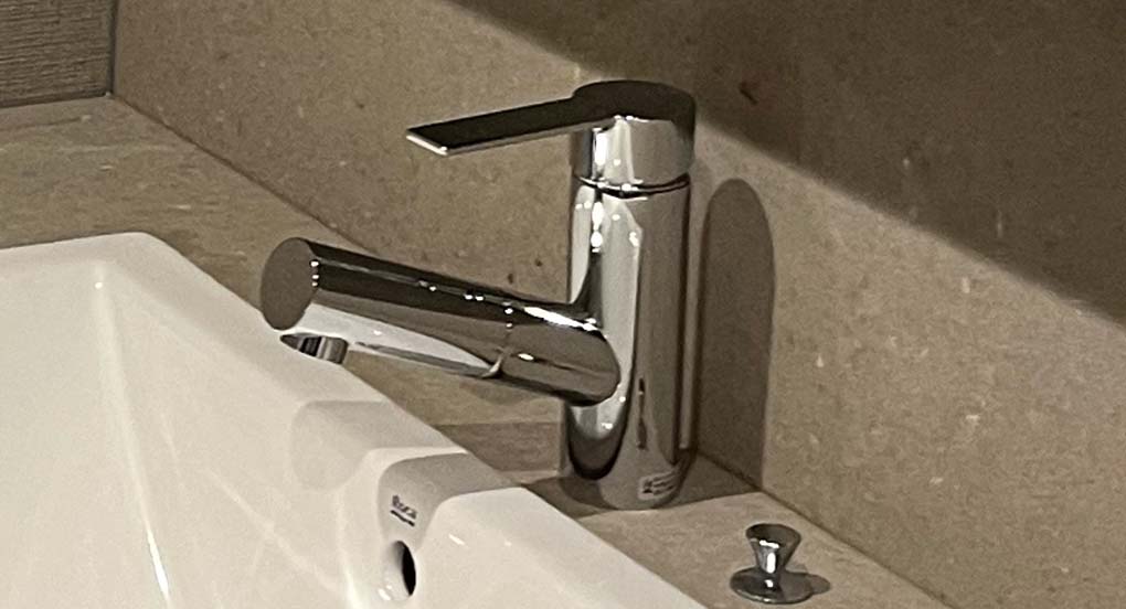 引き出し式シャワー混合水栓
